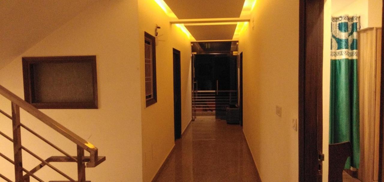 Hotel Golden Bliss At New Delhi Airport Exterior foto