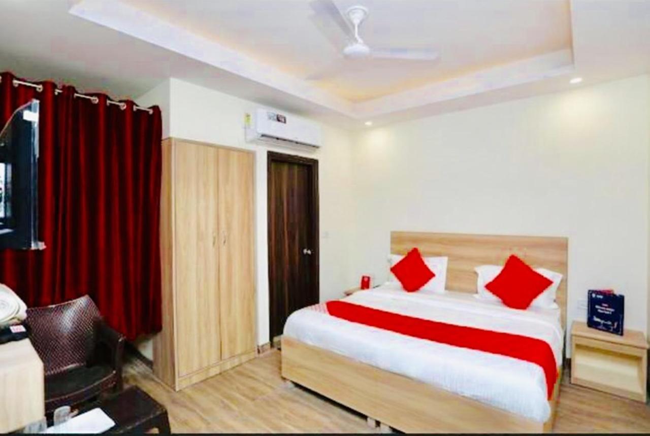 Hotel Golden Bliss At New Delhi Airport Exterior foto