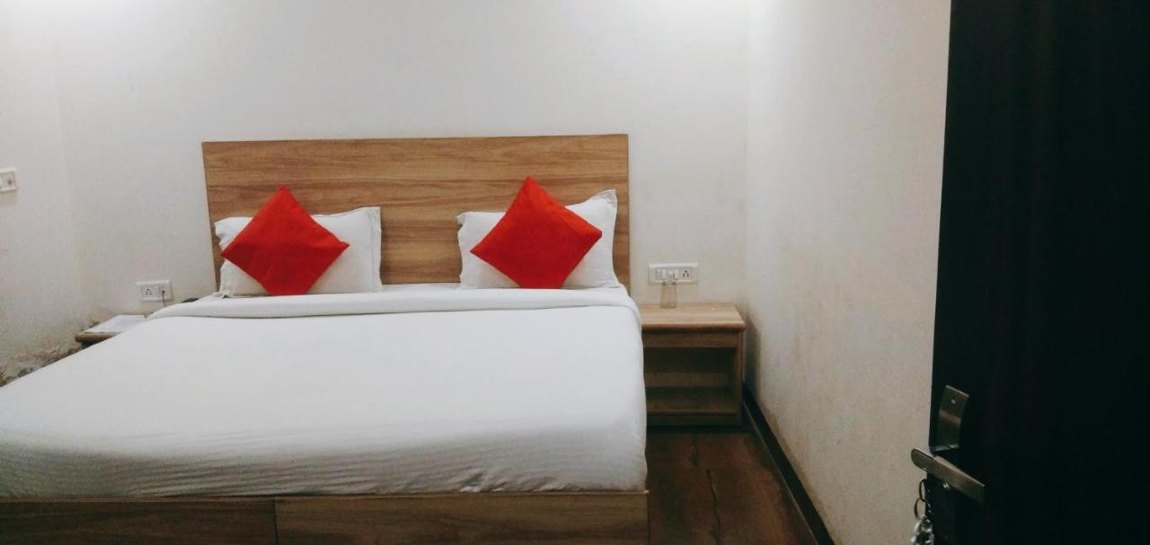 Hotel Golden Bliss At New Delhi Airport Exterior foto
